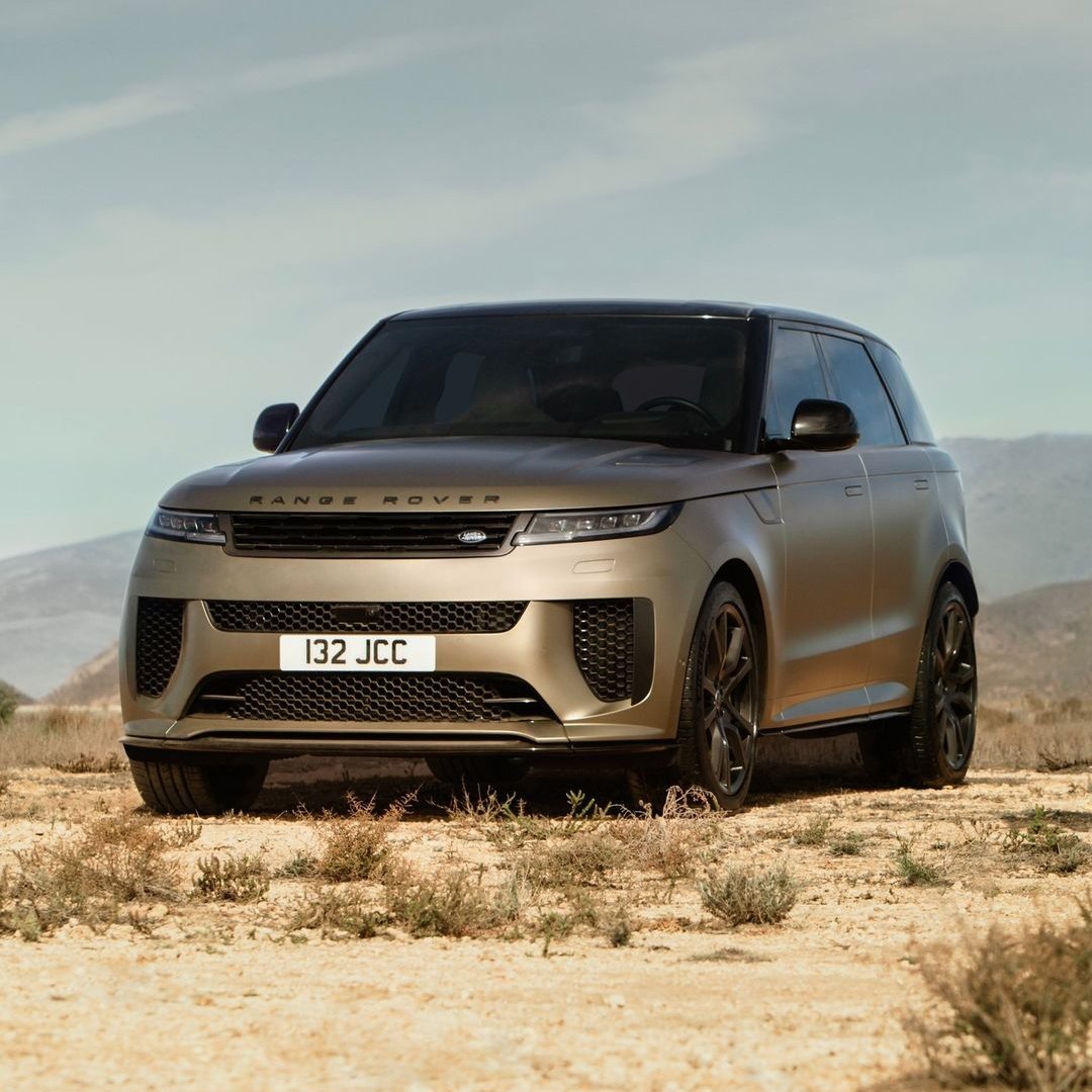 JLRwestchester's tweet photo. Power meets precision #RangeRoverSportSV @LandRover
#RangeRover #RangeRoverSport #CarbonBronze #SV #RangeRoverLove #RangeRoverWorld #LuxuryLifestyle #LuxurySUV https://t.co/qwKJExSTR0