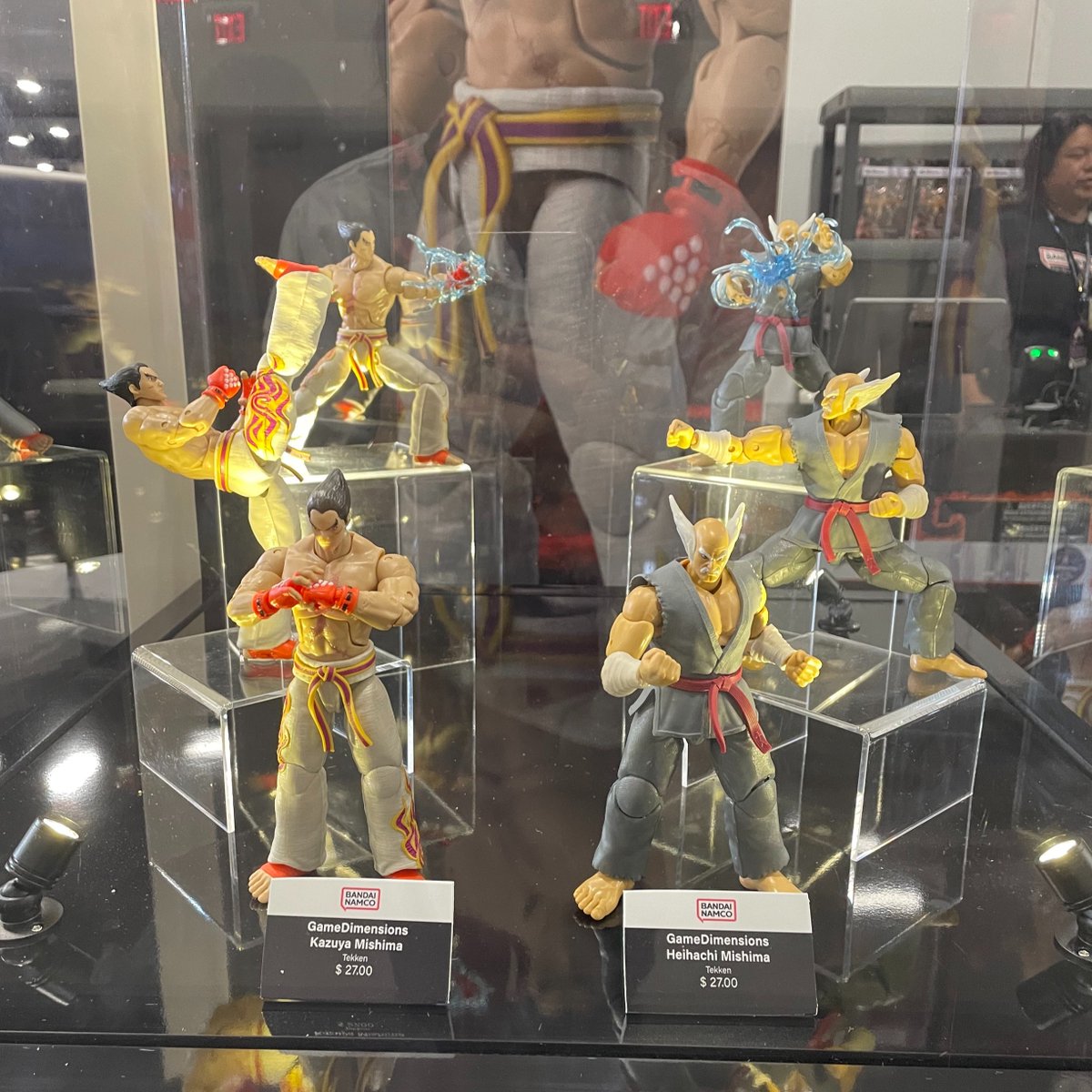 BandaiNamcoPlay's tweet photo. Get ready to battle! It's on at the @Evo Championship Series and Bandai is here celebrating with our newest #GameDimensions line!

#Evo #TEKKEN #VideoGames #Competition #ActionFigures #Collectibles https://t.co/S6MPfh5YFh
