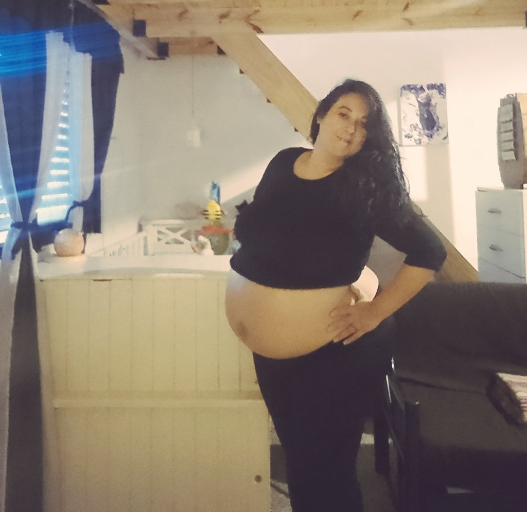 LauImpellizzeri's tweet photo. Nos vemos en un mes hijo/a
Con tu papá @freak_soy estamos súper ansiosos por conocerte.
Te esperamos con un hogar hecho específicamente para vos y sobre todo con mucho amor.
Te amamos hasta el infinito Tania/Mateo 🖤👨👩👧
#CuentaRegresiva
#UltimoMes
#4deSeptiembre https://t.co/1O8NVje6H2