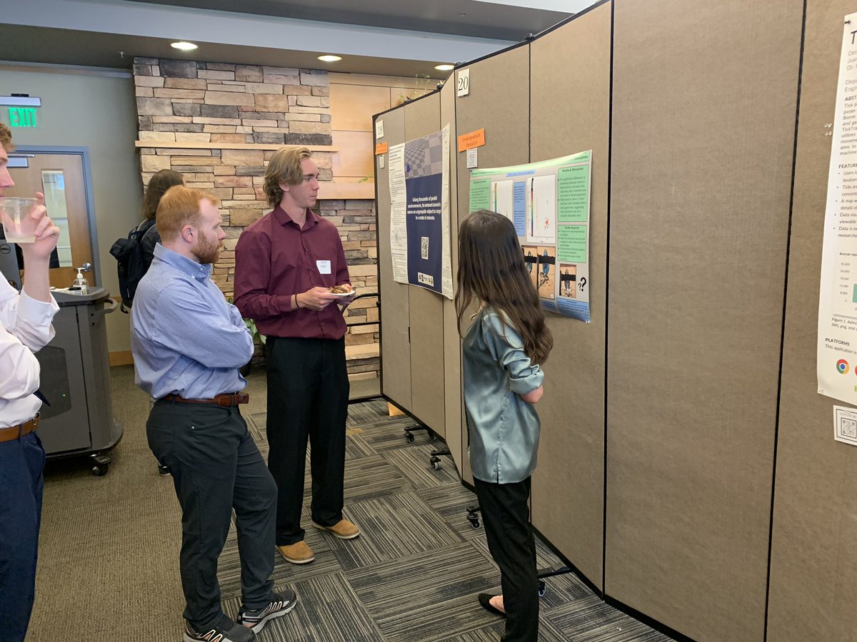 ggcostoya's tweet photo. Absolutely incredible work from the @EvoLoganLab’s undergrads presenting at the @unevadareno’s undergraduate research symposium. Kaitlyn and Madison’s work on coloration and ectoparasitism is going to be the foundation of future research in our lab! https://t.co/gskTRv1E0b