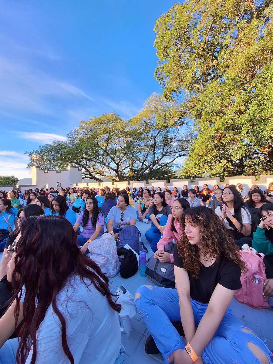 JovenesCompaz's tweet photo. El día dos de "The Kingdom Camp" comenzó de la mejor manera.
Tuvimos un momento especial donde aprendimos:
Que a Dios le interesa una oración sincera. Una que refleje un corazón genuino que anhela su presencia. ❤️🔥
#CompazCamp🏕 https://t.co/5EkaqyGvdO