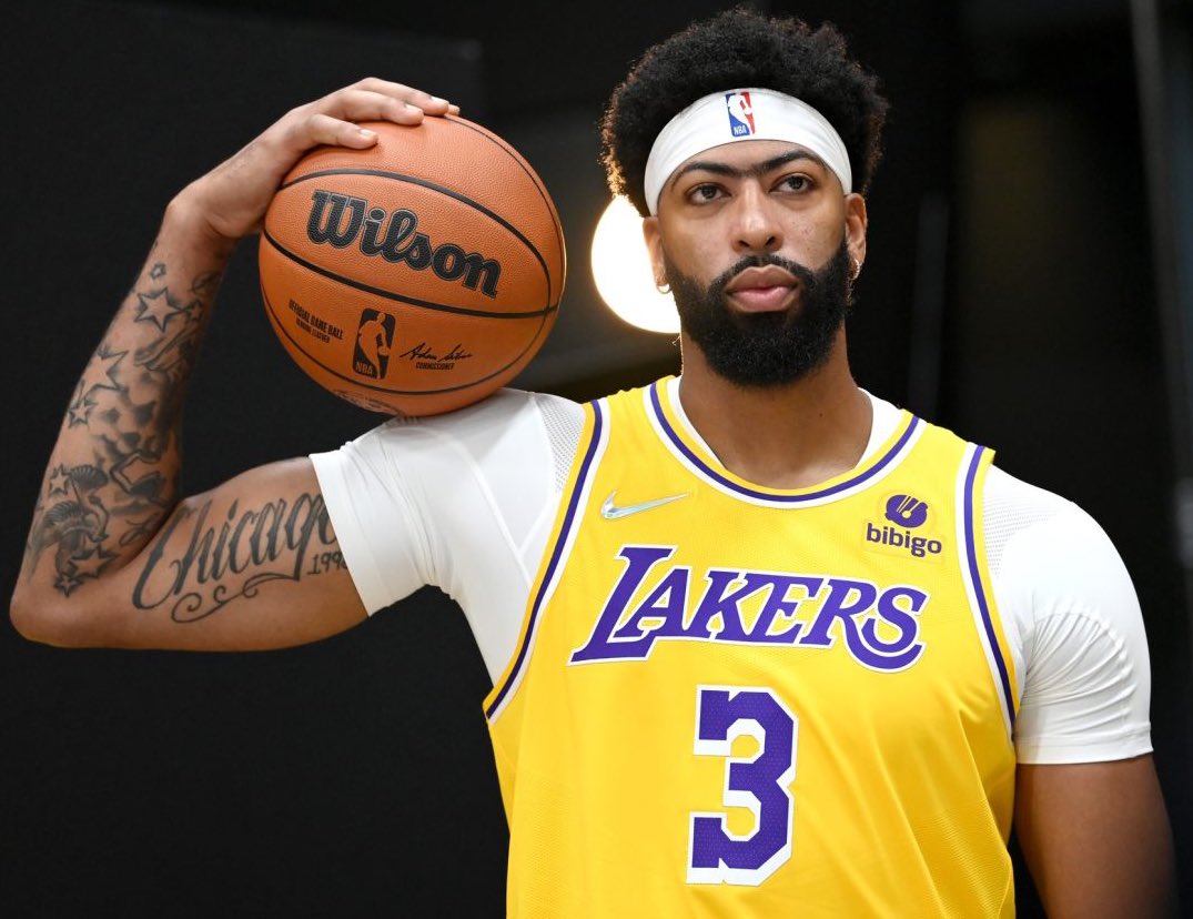 LakeShowYo's tweet photo. BREAKING: Anthony Davis has agreed to 3 year $186M max extension with the Lakers https://t.co/6A69dSucuZ
