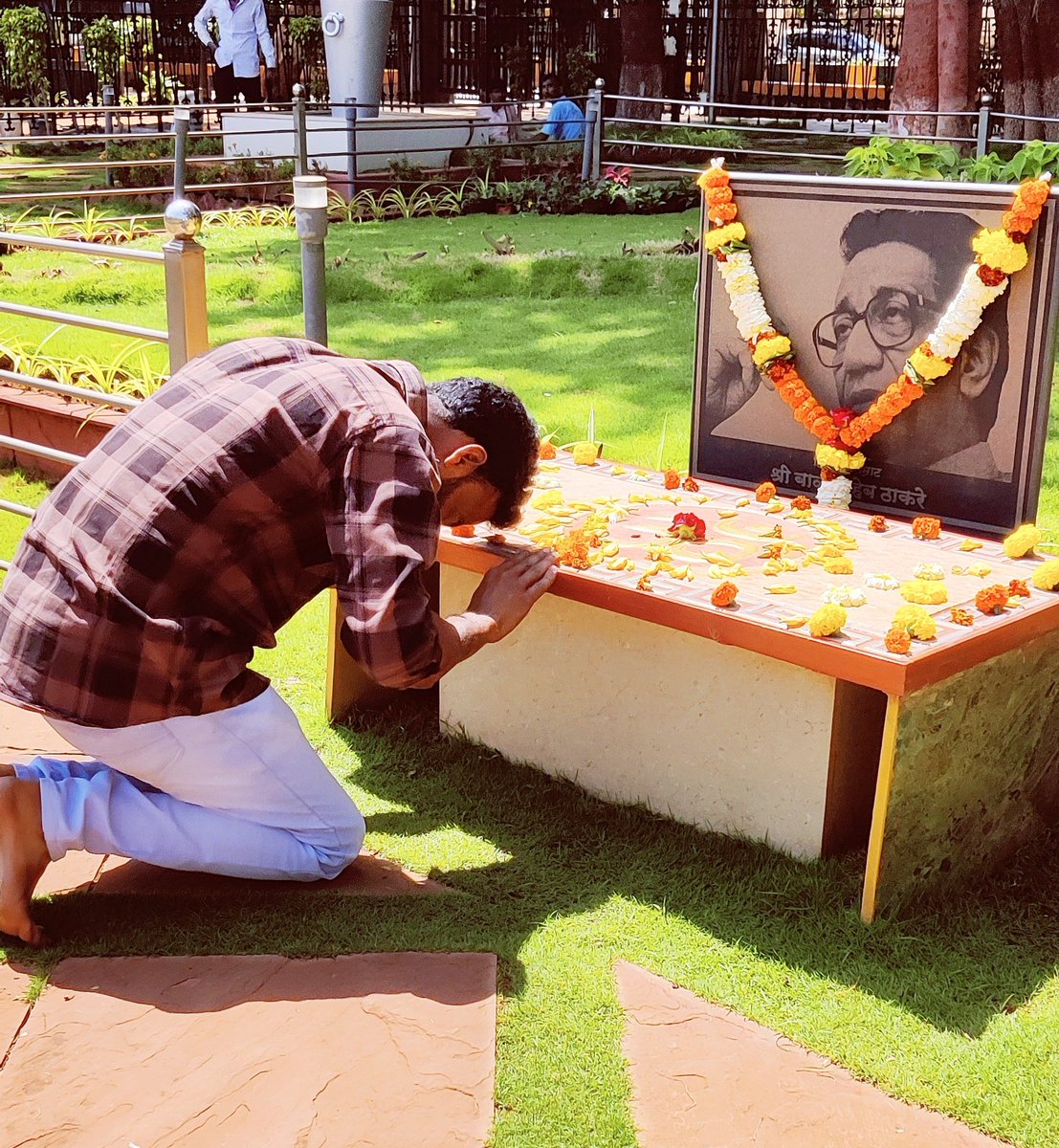 साहेब निष्ठा नेहमी तुमच्याच सोबत...
जय महाराष्ट्र🚩
<a href="/AUThackeray/">Aaditya Thackeray</a> 
<a href="/OfficeofUT/">Office of Uddhav Thackeray</a> 
<a href="/SardesaiVarun/">Varun Sardesai</a>