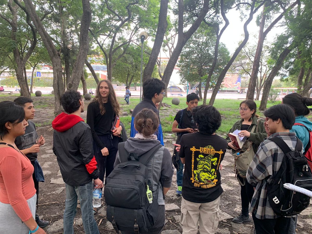FacMedicinaUNAM's tweet photo. La #LIBB recibe con un rally a su 51º generación, integrada por Rafael Espinoza, Emiliano Carsteanu, Renata Terrazas, Pablo Castro, Diego Zamora, Paulina Bermejo, Pedro Marmolejo y Honza Casarín. ¡Bienvenidos y mucho éxito! https://t.co/n0cPkT0vCL