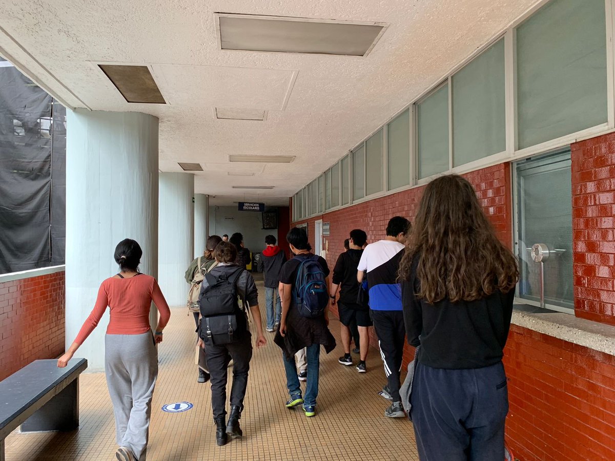 FacMedicinaUNAM's tweet photo. La #LIBB recibe con un rally a su 51º generación, integrada por Rafael Espinoza, Emiliano Carsteanu, Renata Terrazas, Pablo Castro, Diego Zamora, Paulina Bermejo, Pedro Marmolejo y Honza Casarín. ¡Bienvenidos y mucho éxito! https://t.co/n0cPkT0vCL