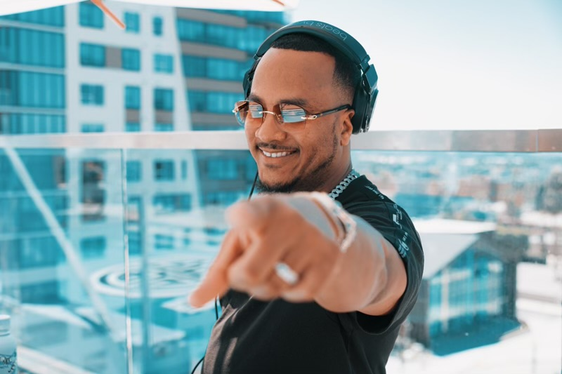 #ChuckBrownDay line-up has been announced! 
BACKYARD BAND takes the stage (for the first time) 
+ added <a href="/DJQUICKSILVA/">THE PARTY KINGPIN !!</a>!
A GO...GO:
DJ Kool 
DJ Quicksilva
BYB
and of course -🎸<a href="/chuckbrowndc/">Chuck Brown</a> 
📍NEW LOCATON: Fort Dupont Amphitheatre
8/19 - 2- 7pm #DontMuteDC
ChuckBrownDay.com