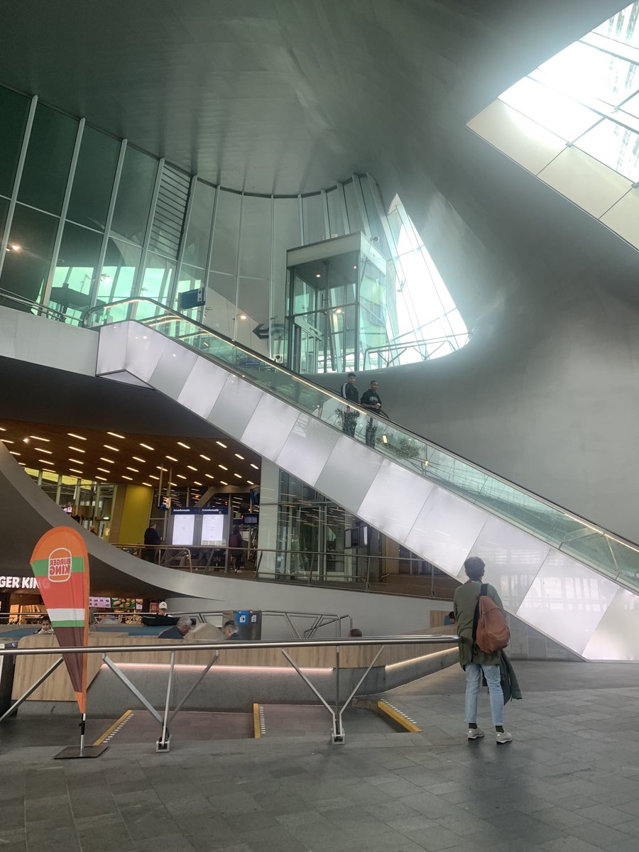 NiekVerdonk's tweet image. De Terminal van #Arnhem van #UNStudio geïnspireerd door de TWA terminal van #EeroSaarinen