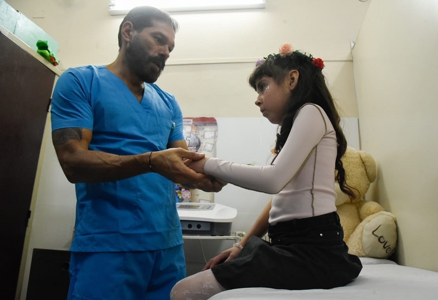 msaludpy's tweet photo. 👕 | CENQUER provisiona ropas compresivas a pacientes, por primera vez

Las prendas son confeccionadas por funcionarios de este centro asistencial y ayudarán a prevenir las cicatrices.

➕ℹ️  https://t.co/Ey9IeFy4OQ https://t.co/c03FgjGdYP