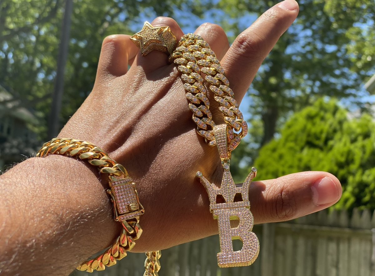 HipHopBling.com @hiphopbling #hiphop #hiphopbling #GOLD #goldjewelry #goldpendant #DIAMOND #diamondpendant #luxury