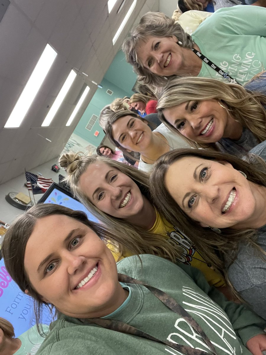 CunniffMakynna's tweet photo. Fun times at our staff PD today! #leadlovelearn #branchingout @Longbranch_Elem https://t.co/biiOvLXAWl