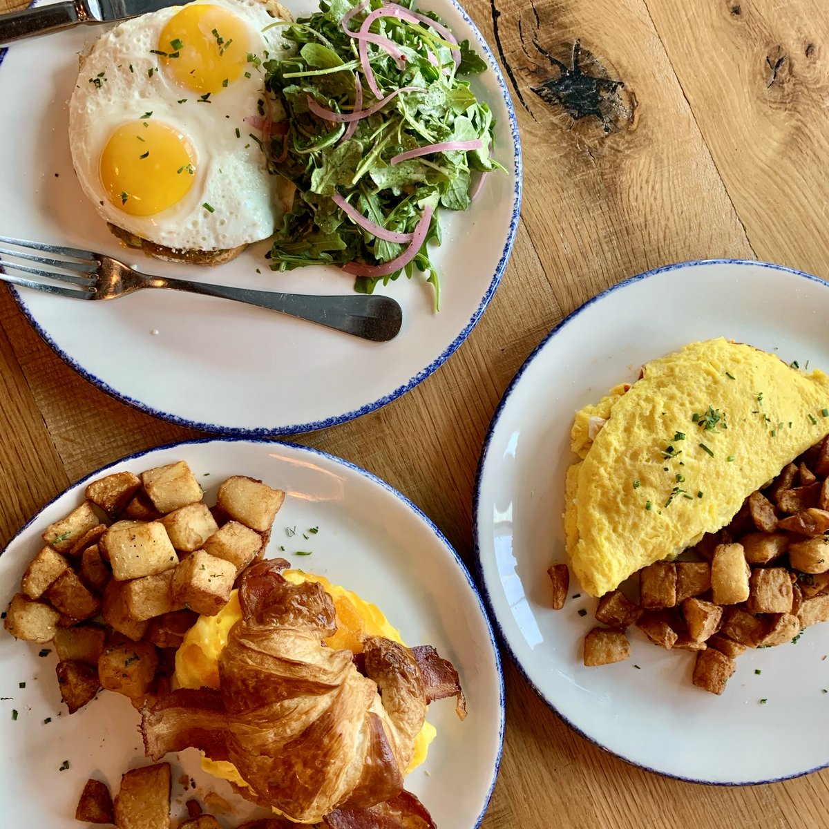 Chicago is feasting on bites and beats as Lollapalooza takes the city by storm! 🎵 Re-charge with us tomorrow and Sunday before dancing the night away with a tasty brunch and 1.5 hours of unlimited mimosas! 🍊🍾
•
#Lollapalooza #Lolla #EEEEEats #infatuationchi #eaterchicago