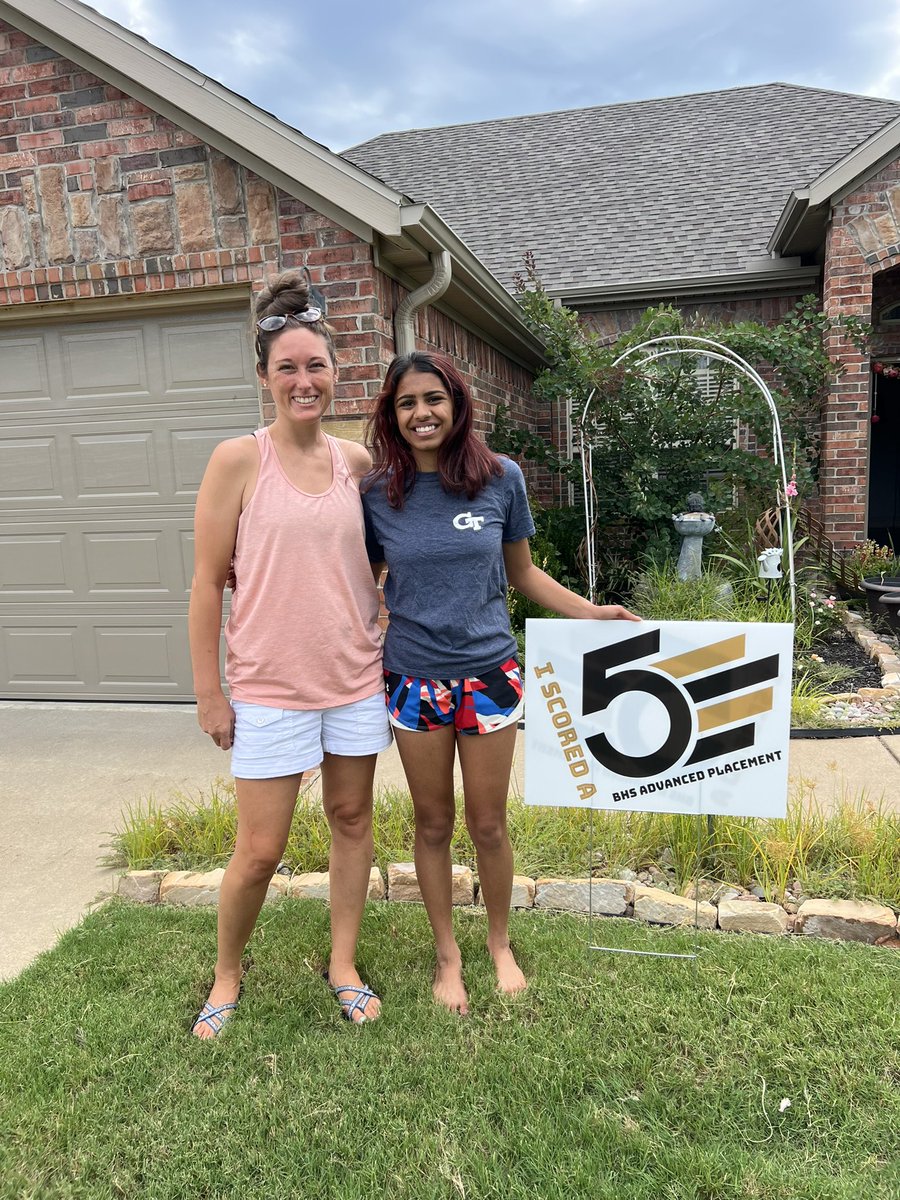 Bville_Schools's tweet photo. It may be 100 degrees today, but that wasn’t enough to stop our high schools from celebrating some students bringing the real heat! If you see one of these I scored a 5 on an AP exam signs, you can bet there’s a hard working student in that home! #whereexcellencelives https://t.co/EznBbeOtfm