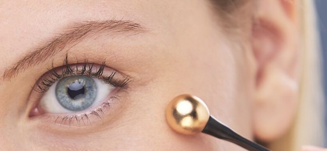 labluquekits's tweet photo. No olvides cuidar también tu contorno de ojos. Utiliza nuestra Crema contorno de ojos y aplícala suavemente con movimientos circulares ✨😊

#skincare #skinbot https://t.co/LUbzy8UuLT