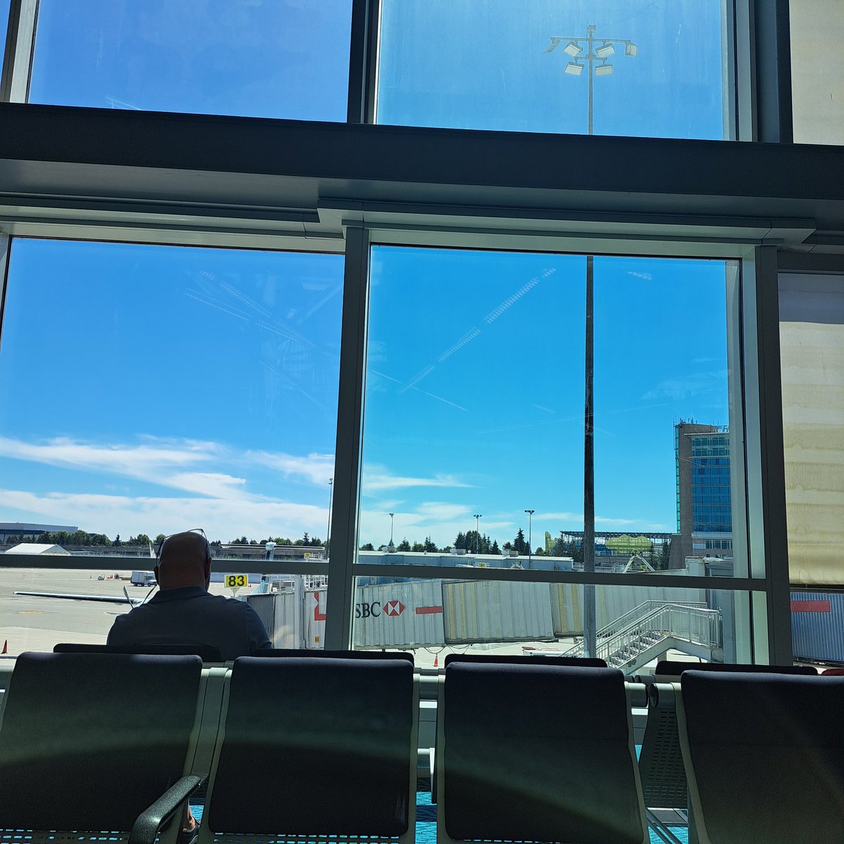 One more Flight until I'm in Seattle can't wait to see you fools <a href="/kocosaur/">Kocosaur</a> <a href="/PhotoshopWiz/">PhotoshopWiz</a> @SirHoldSpace <a href="/ScreamheartTV/">Screamheart</a>