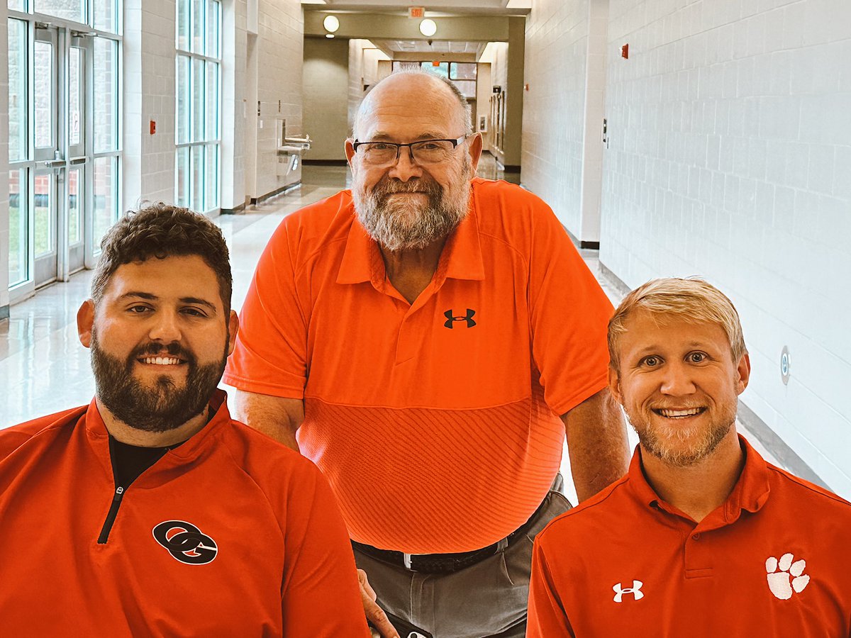 MaryannPledger's tweet photo. Wow! What a great day of Registration at Oak Grove High School! It was amazing meeting students, parents, and staff. @OakGroveTigers https://t.co/j8XKbKkB5O