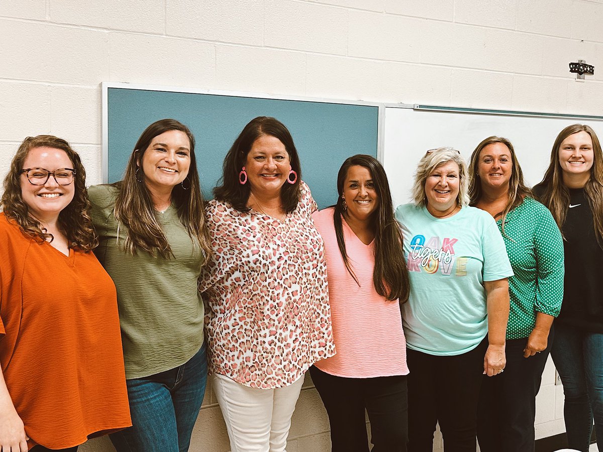 MaryannPledger's tweet photo. Wow! What a great day of Registration at Oak Grove High School! It was amazing meeting students, parents, and staff. @OakGroveTigers https://t.co/j8XKbKkB5O