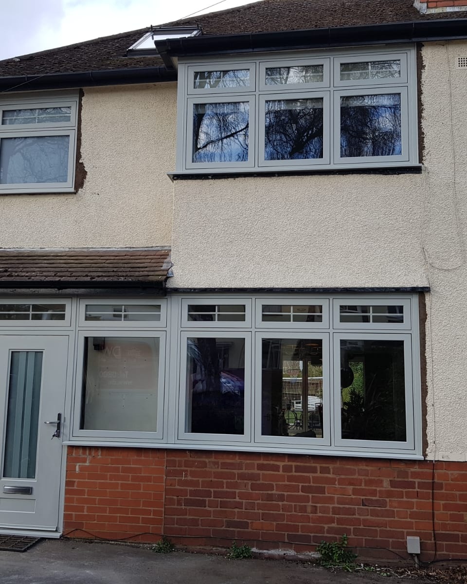 DWWindowsLtd's tweet image. 🤩🏡 Sleek up your home with these beautiful flush casement windows...we really think they add a touch of style and elegance to your property✨

What do you think? 🤔

Book in today for a FREE no obligation quote - call us on 01902 661 779 ☎️

#windows #flush #kerbappeal  # ...