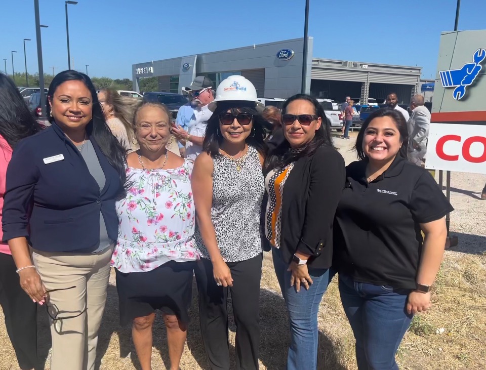 gulfcoastfcu's tweet photo. 🌟🚗 We want to congratulate Hacienda Ford in Alice on the new Quick Lane Tire and Auto Groundbreaking! We are thrilled! We appreciate your invitation and thank you for your business.
| #ccgcfcu | #CorpusChristi | #alicetx | #portlandtx | #calallen |#PortAransas | #banking | https://t.co/Mm6WlKgJN6