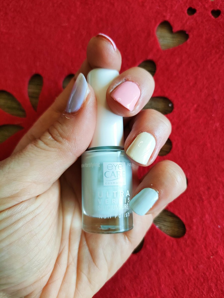 mmeechantillon's tweet image. Nouveau cadeau, merci @monvanityideal et #eyecarecosmetics  pour cette sélection, la #manucure est une passion donc bien contente de pouvoir tester ces vernis couleur pastel 🩵🩷de quoi sublimer mes ongles.

Je vous fais une photo AVANT puis APRÈS et rdv bientôt sur Youtube