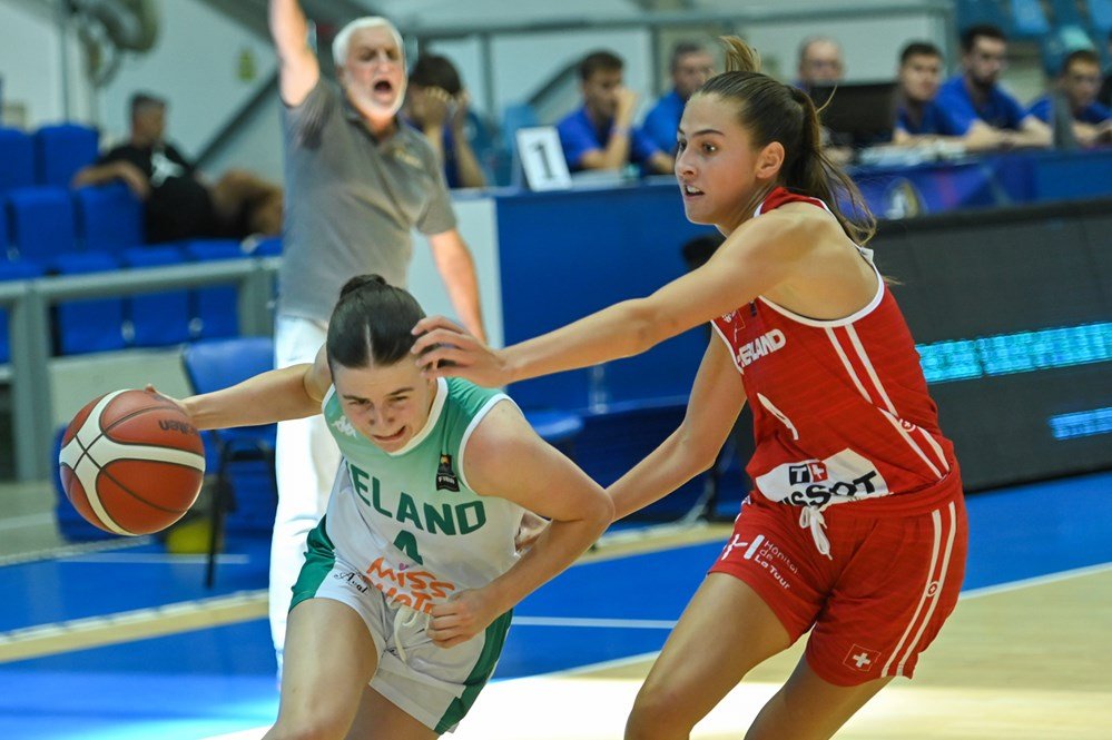 TullamoreBC's tweet photo. Unfortunately it wasn't to be. The U20s fell behind by 15 at one stage before narrowing the gap to 4 in the 4th quarter. Emma Glavin was 2nd highest scorer with 12 pts: 2 Threes 2 layups 2 free throws, a rebound &amp; a steal. She logged nearly 30 min gametime. We go again. 🇮🇪🇮🇪🇮🇪 https://t.co/gB63j1hgnN