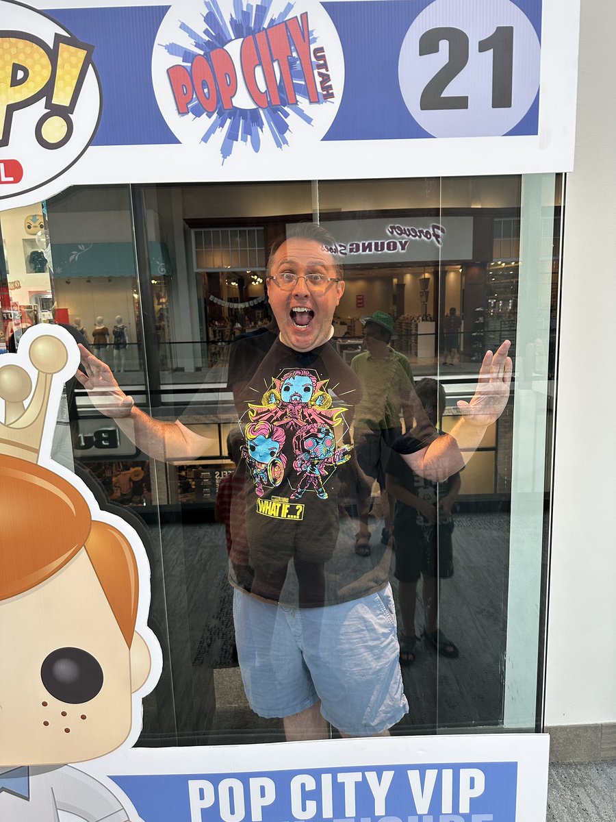 jsmithdigital's tweet photo. Somebody help me!!! I’ve been trapped in a life size pop box. 

Had the opportunity to visit @popcityutah for their 2 year anniversary and they brought out the pop box photo op I designed for their store opening. 

@originalfunko #funkofashionfriday #fotw #funaticoftheweek https://t.co/tuiAlBPC8L