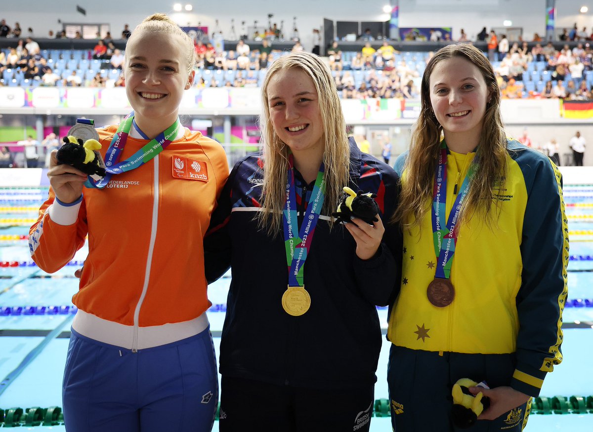 ScottishSwim's tweet photo. Scottish Swimmers help guide GB to fantastic Friday at #Manchester2023 💙

What an evening of racing we have had, with three Scottish athletes taking home medals 🥇🥈🥉✅

Read our round-up 👉https://t.co/ZeB3rfuaMn

#ThePlaceForGreatness https://t.co/JaXaeuQs9p