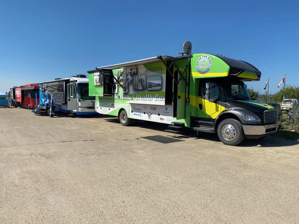 MHSW_MIH's tweet photo. The @StoonTribalCncl Health Bus is in Muskeg Lake today for the health fair.
#MobileIntegratedHealth #CommunityParamedicine
#CommunityHealth https://t.co/usa23XFDzw