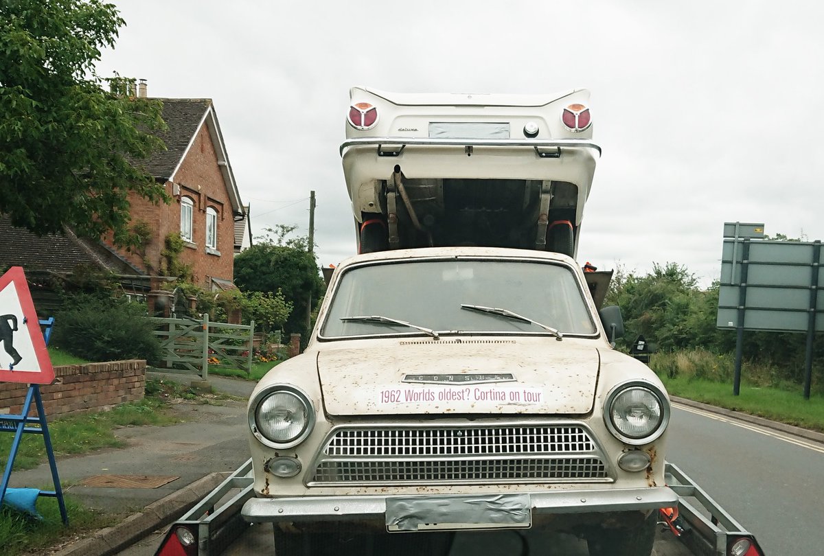Not one but two #classic #1962 #cortinas spotted today #fridaymorning #ClassicCars #cortina