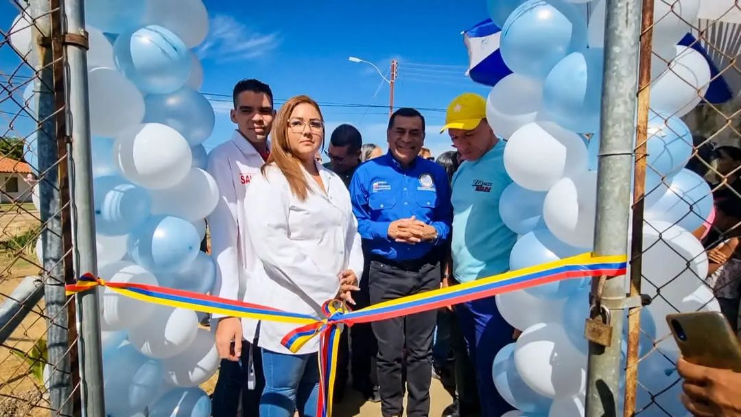 #Ago4 Gracias a la Gestión de nuestro Presidente <a href="/NicolasMaduro/">Nicolás Maduro</a>, a través de las Brigadas Comunitarias Militares de Salud #Bricomiles, ha sido recuperadoy reinaugurado el Consultorio Médico Popular de Campeche IV, ASIC Miramar en el Edo. Sucre. 
#JuntosPorCadaLatido
