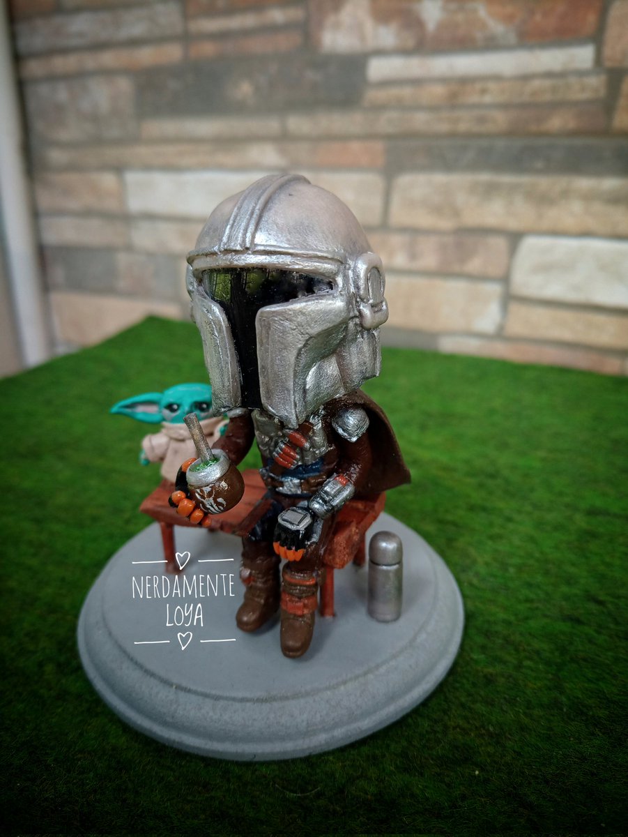 nerdamente_loya's tweet photo. Pedido especial a Nerdamente LOYA 🧉
#Bubble #Nerdito de #dindjarin  tomando #mate con un #Little Nerdito de #Grogu
En escenario con base de madera pintada 🖌️🎨

@BrunoLuoni 🧉🙌🏻

#TheMandalorian https://t.co/M4vTt6xaFW