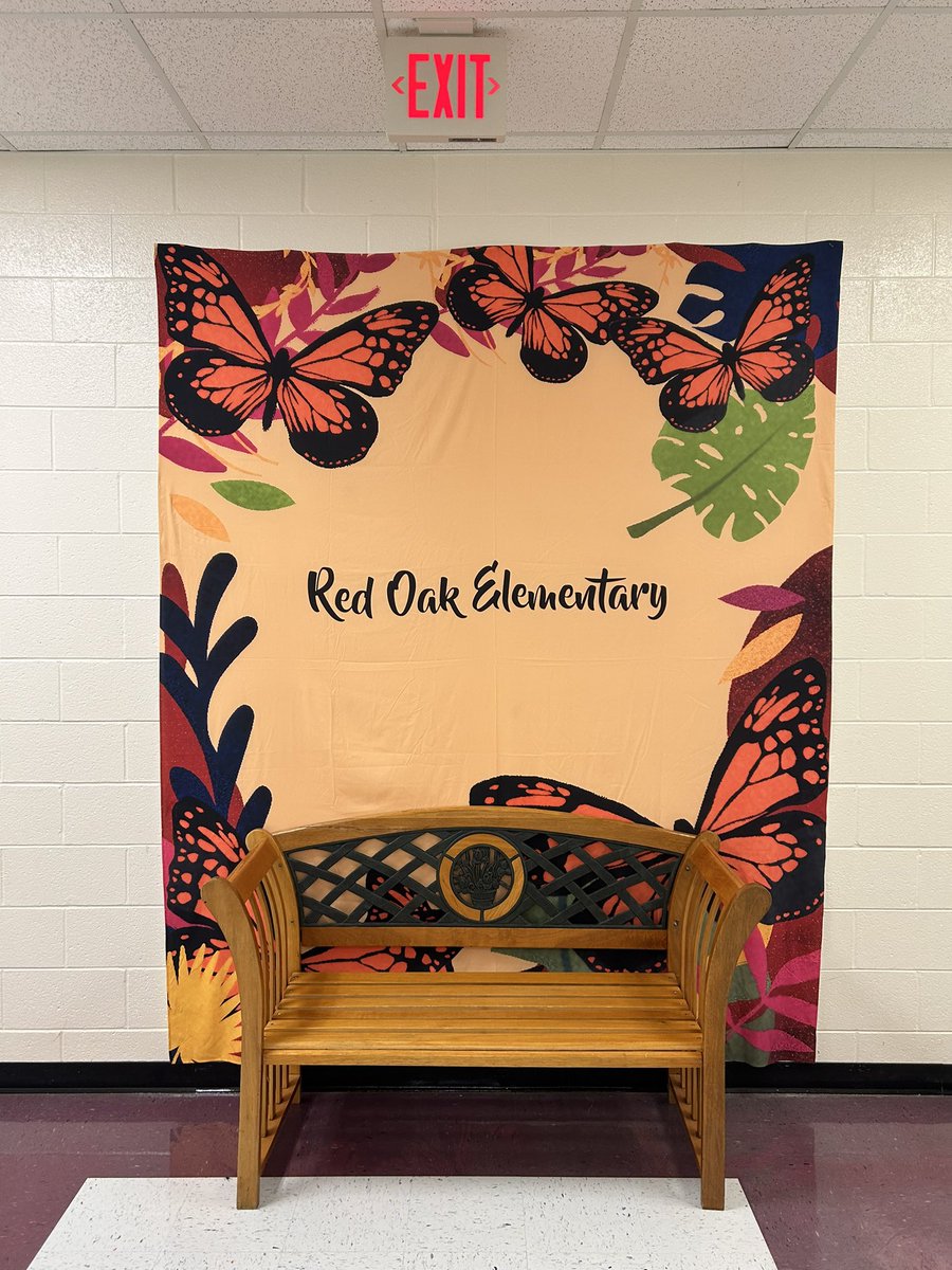 Connectivity and school pride are on full display <a href="/RedOakElemen/">Red Oak Elementary School</a>, where they’re committed to #Winningforkids everyday. #SafeHenry