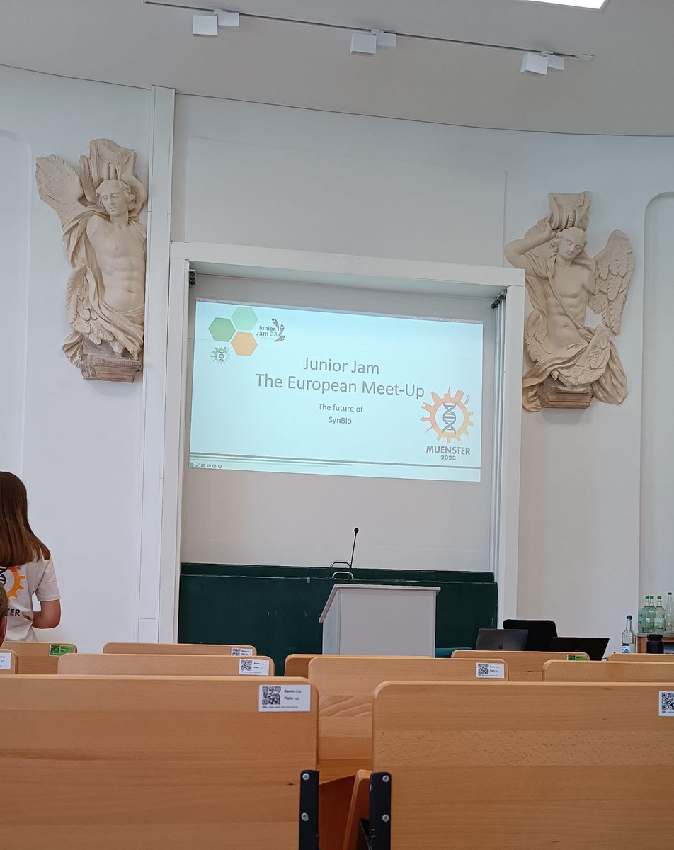 iGEM_TU_BS's tweet photo. We had a great first day at the Junior Jam in Münster with presentations by @billerbeck_s and Jochen Schmid!

#igem #igem2023 #juniorjam #münster #meetup #synbio #syntheticbiology #science https://t.co/Z6nuAiFLX2