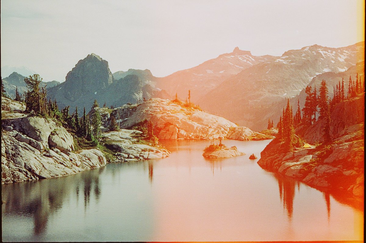 JoseePearlson's tweet photo. Light leaks on 🎞️✨ https://t.co/NXZq50Zg51