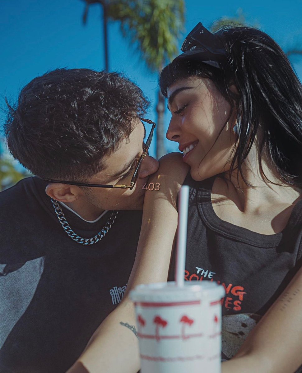 non si vince da soli, ma ci si allea, ci rapisce la notte come un’idea. 
quando ti senti sola, che fai? dove vai? stai con me anchе con l’alta marea. 

403 ♡︎