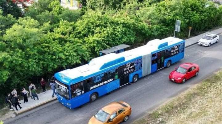 rodrigovazquep_'s tweet photo. CUANDO NO PLANEAS Y SOLO BUSCAS HACER CAMPAÑA POLÍTICO ELECTORAL

En noviembre de 2021 entraron en operación los primeros camiones Va y Ven en #MERIDA #Yucatán, y fue la ruta circuito periférico, desde 2018, quien escribe Rodrigo Vázquez Parada, como coordinador del Movimiento https://t.co/TQ6v3YyuUp