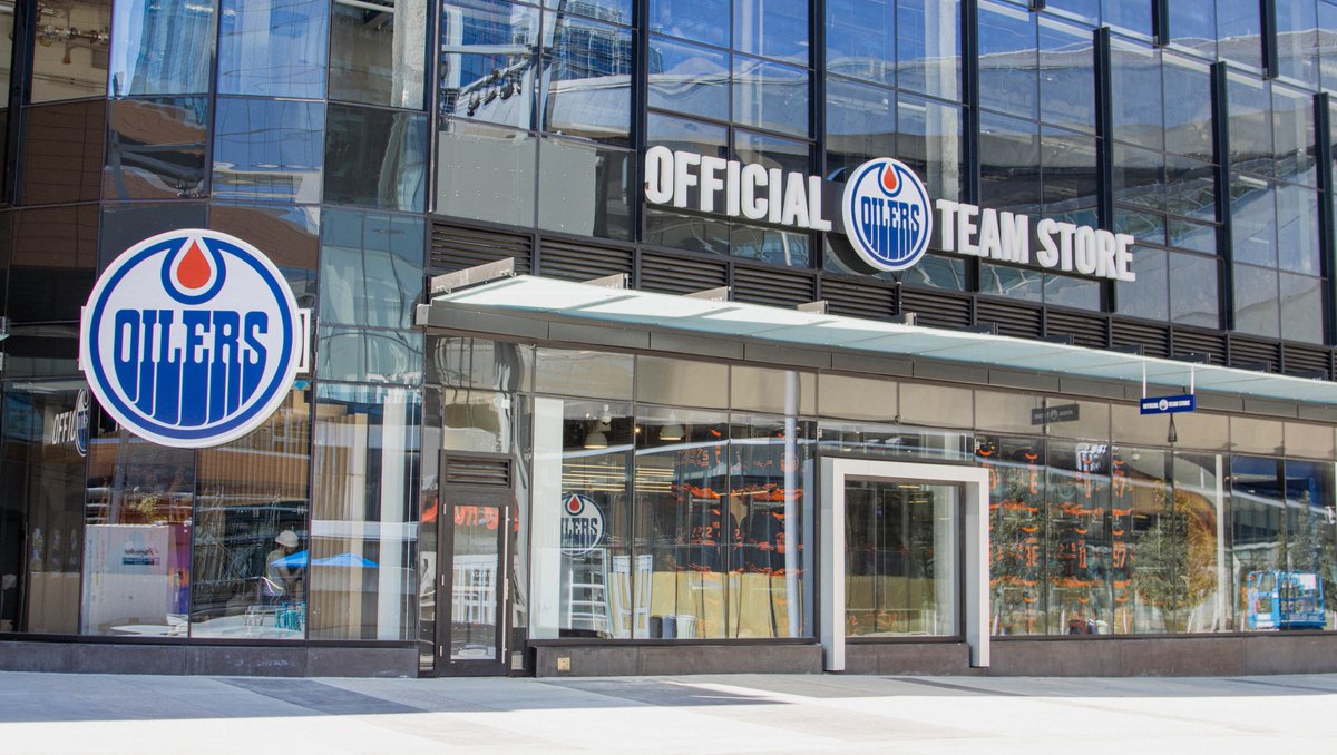 🎂 EVENT ANNOUNCEMENT! 🎂

The Official @EdmontonOilers Team Store in #IceDistrict is celebrating its FIRST BIRTHDAY on August 9! Come celebrate with us and our friends at @icedistrictauth for #WhatsUpWednesday with exclusive in-store deals, incredible prizes and a FREE LUNCH!!