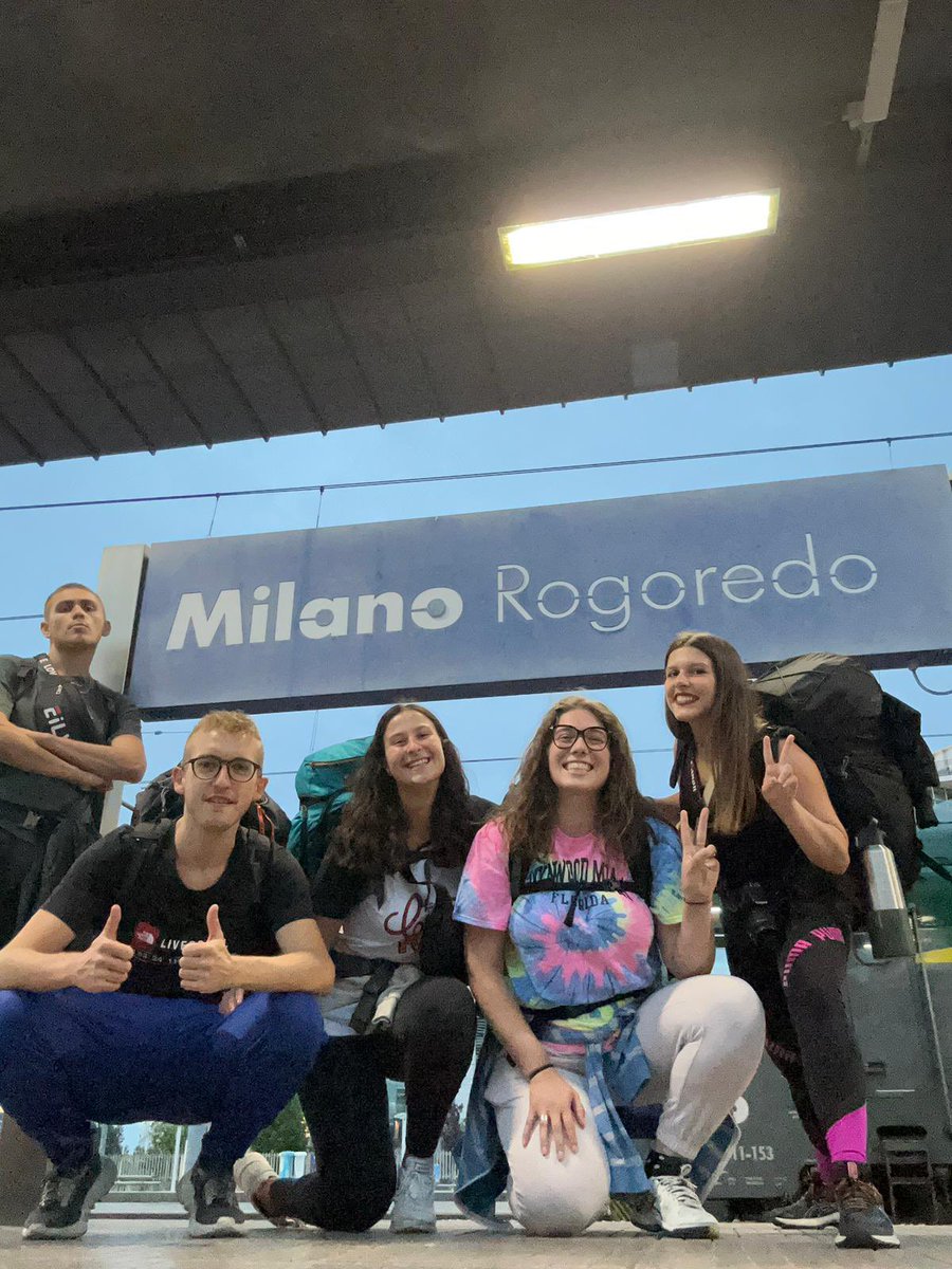 CarolaGalletti's tweet image. On the train starting our #Interrail 🚄💪🏼😍✨