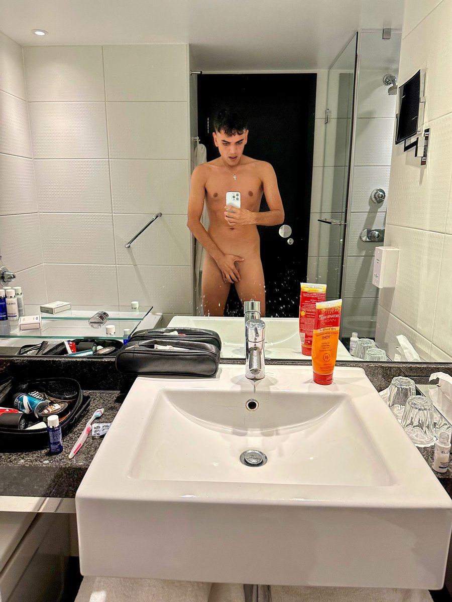GayTwinkOF's tweet photo. Let’s chat in DM, I want to hear your fantasies. ❤️ https://t.co/yHdIHaooQP