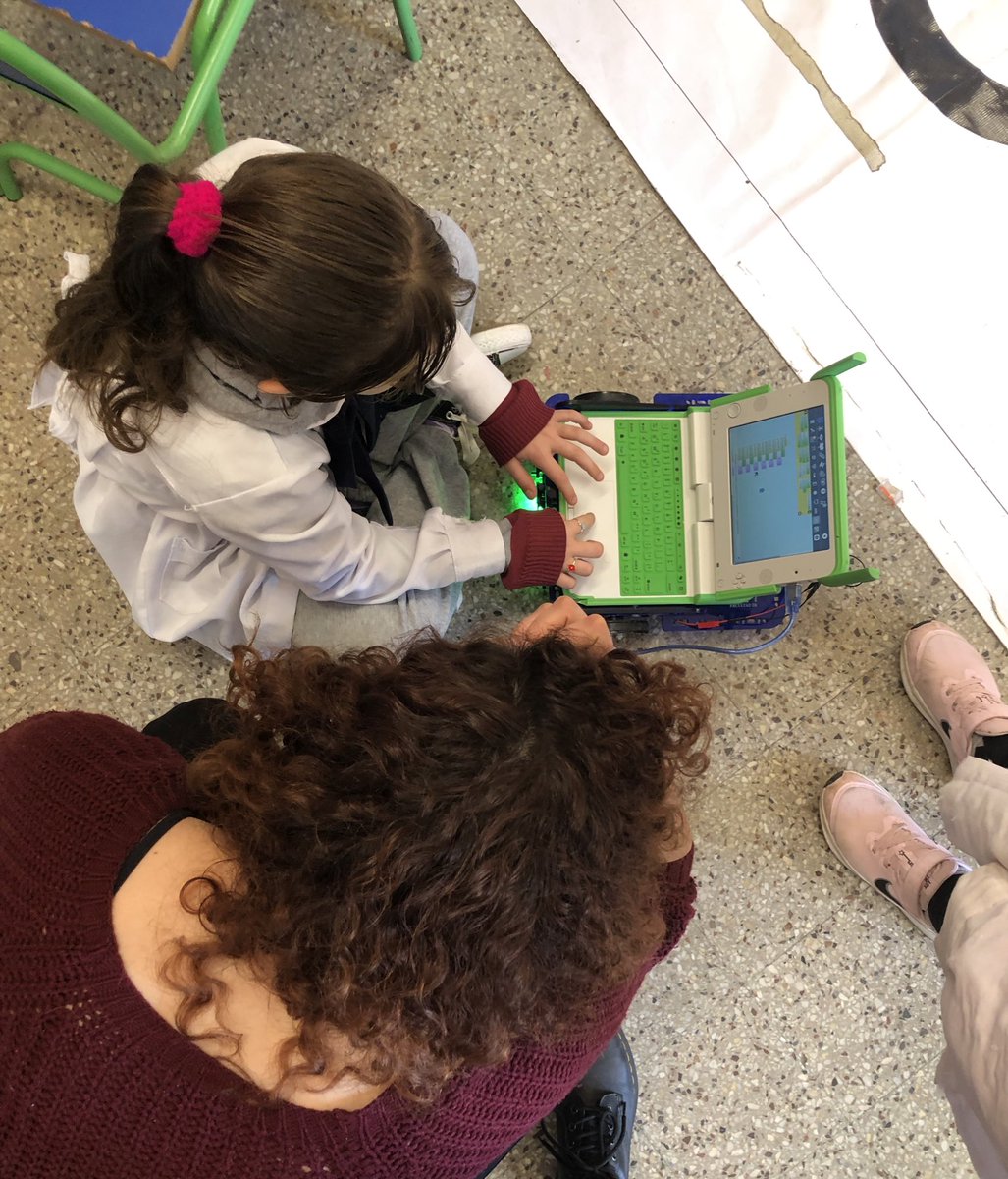 Hoy fuimos a dar un taller a la escuela Nro 5 de Solís de Mataojo para ayudarlos a prepararse para la categoría escolar 🤖 <a href="/MINA_UdelaR/">Grupo MINA</a>