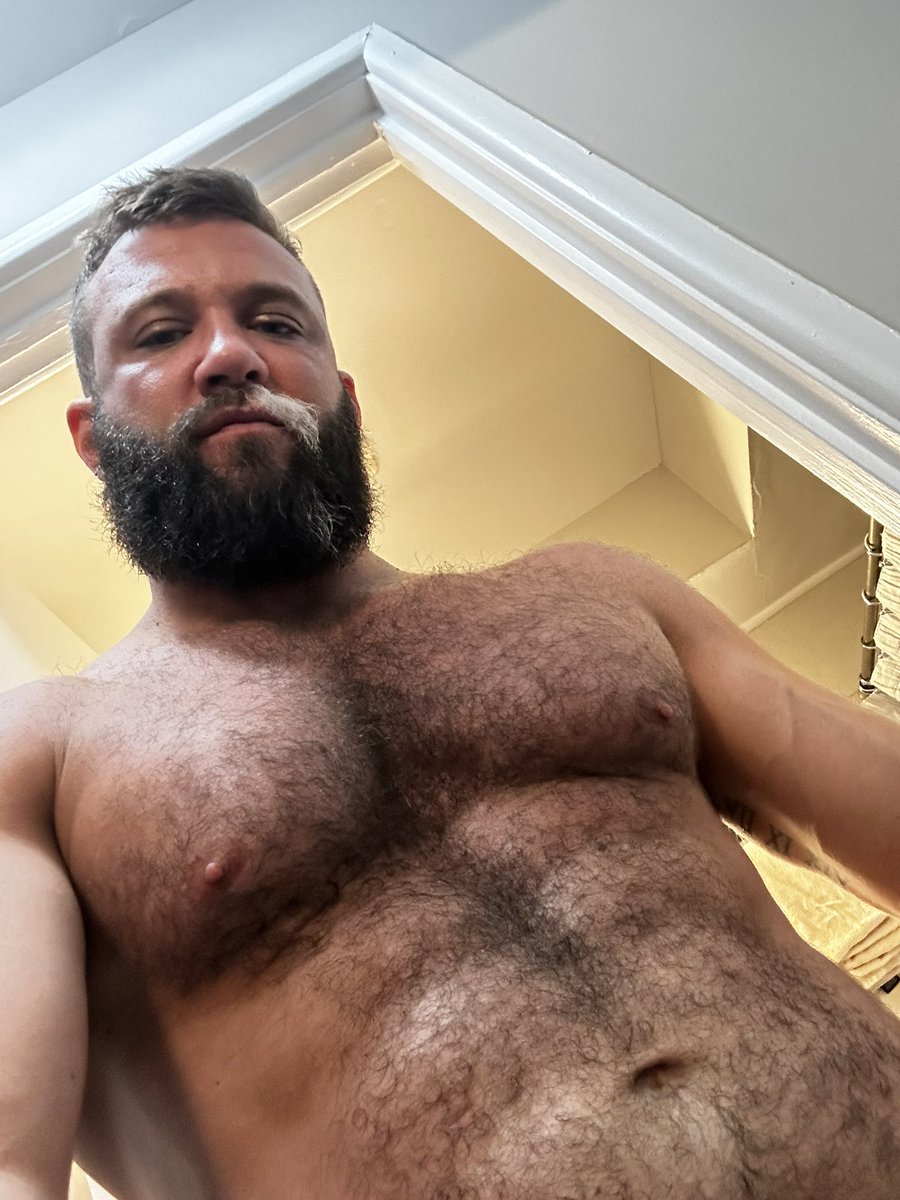 SamParXxX's tweet photo. To trim the fur and beard or not to trim ..  🤔 
#fur #gay #beard https://t.co/mDoDf7P2Vg