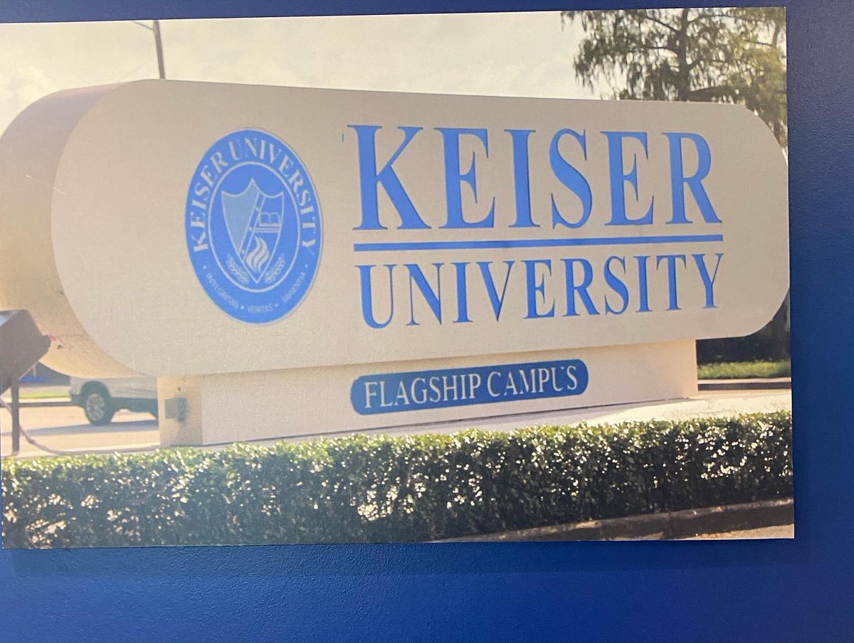 principalRVann's tweet image. Move in day for @tristanvann7 he’s officially a @KeiserFootball Seahawk!  He’s built for this!  #Seahawkfast #Prouddad