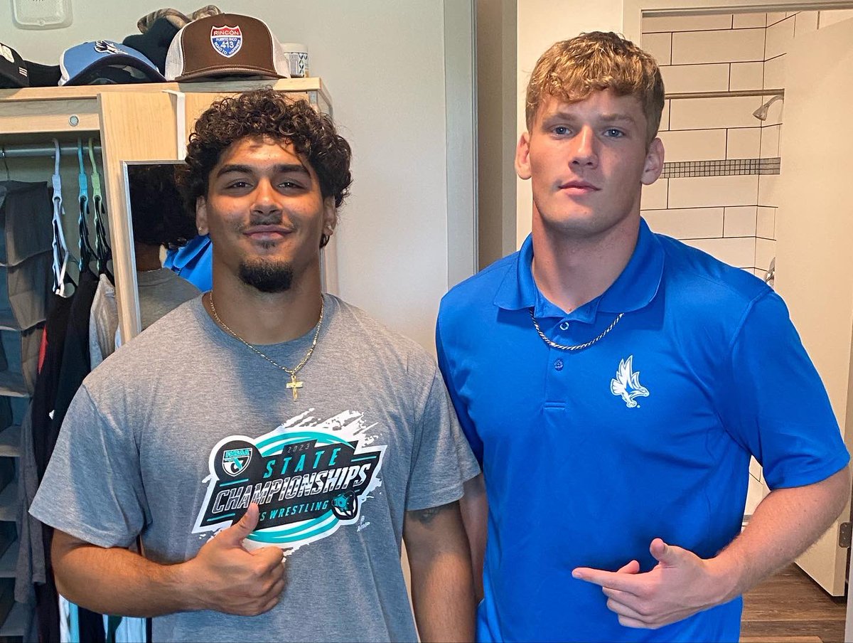 principalRVann's tweet image. Move in day for @tristanvann7 he’s officially a @KeiserFootball Seahawk!  He’s built for this!  #Seahawkfast #Prouddad