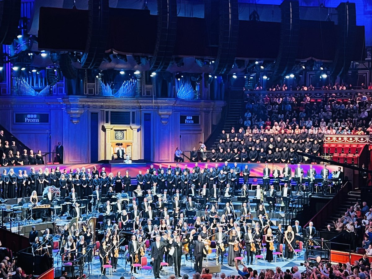 A thrilling night @bbcproms. World-class Rachmaninov from @YujaWang, brilliantly arresting music by @jlopezbellido, the glorious voice of @thomashampson, and stunning musical precision from @BBCSO under @klausmakela. Another sell-out @RoyalAlbertHall - listen again @BBCSounds.