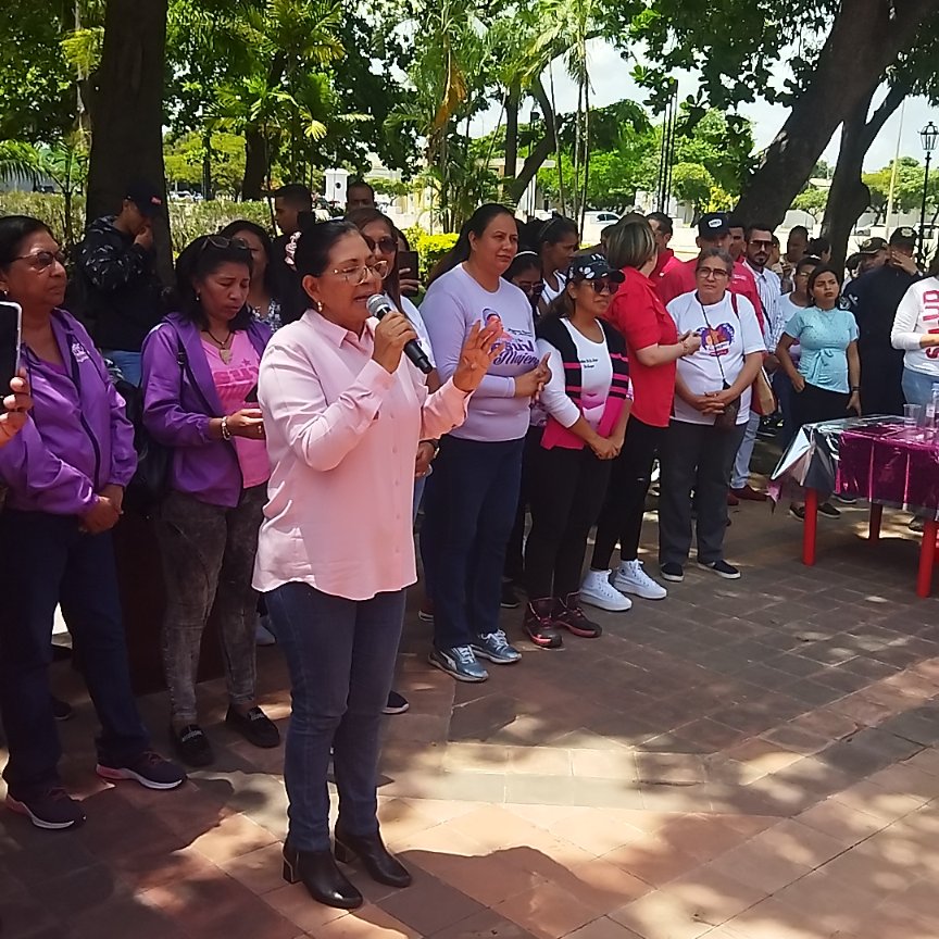 misionribasarag's tweet photo. Acompañamos a la Gob. @Soykarinacarpio a dar inicio al Plan Vacacional Con Aroma de Mujer 2023 dirigido por la Coord. Reg. del @InstitutoMujerA @gladys21edw junto a la Mgtrda. @fannymarquezc y la Dra. @DraShirleySalud 
#MaduroInvencible
@NicolasMaduro 
@_LaAvanzadora 
@PoetaLaya https://t.co/VPDhK4YWDp
