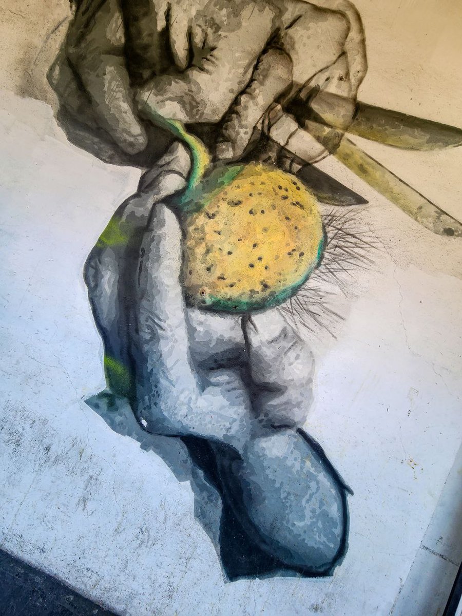 CamaraPersp's tweet photo. “Las manos, más que a contemplarlas se aprende a escucharlas”.
📍 Guadalajara, Jalisco
#Murales #ArteUrbano
#Art #streetart #streetartphoto #Photography #gaffitis #Creativity #MultiColored https://t.co/8ozMJahPji