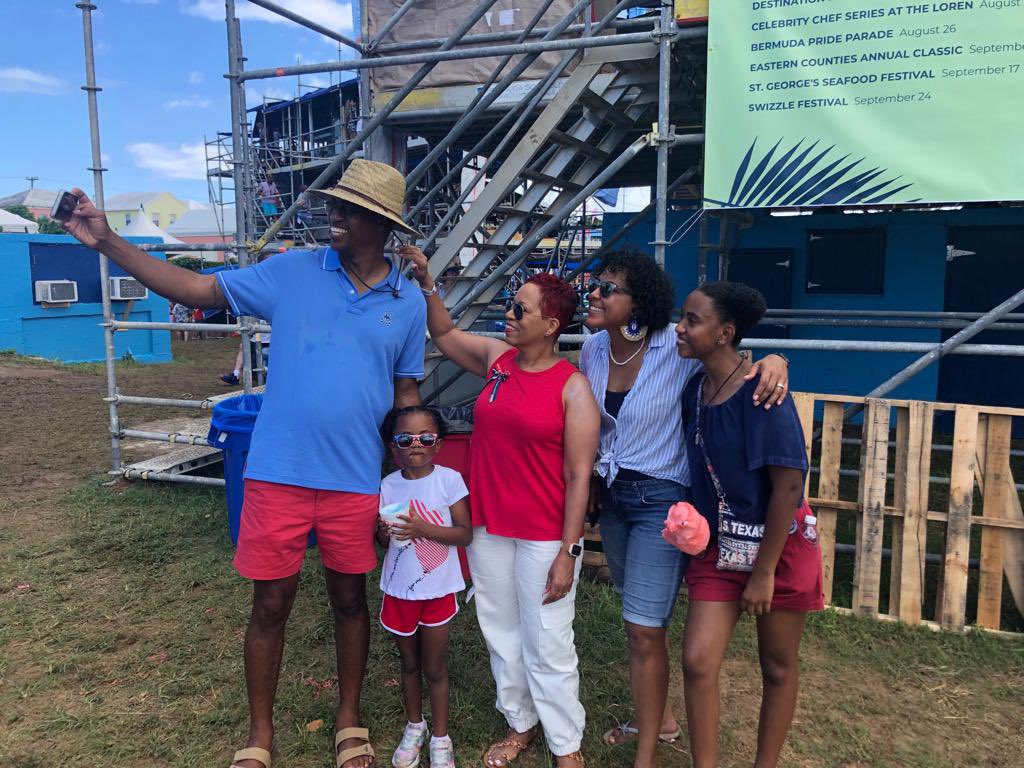 1bermudalliance's tweet photo. Members of the OBA enjoying the second day of Cup Match 🏏 https://t.co/R9HaHdoM4M