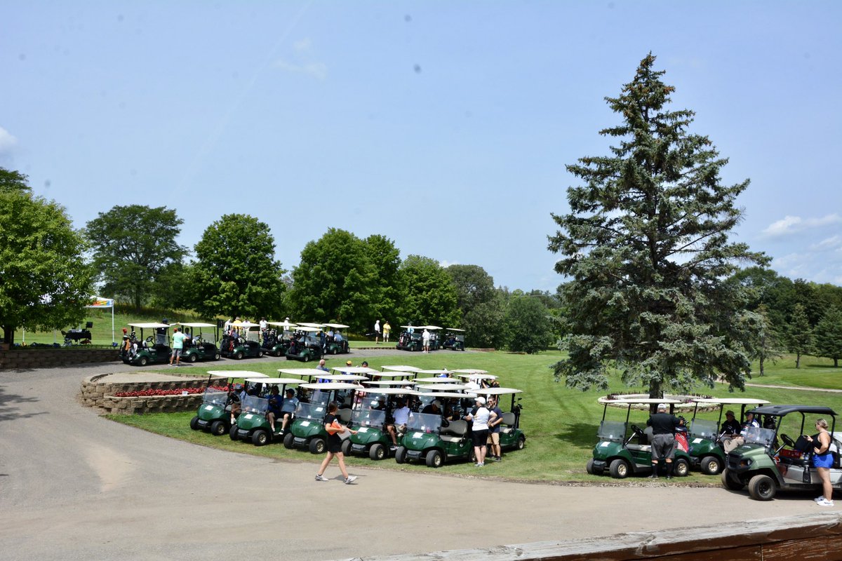 DLSislanders's tweet photo. Our annual Alumni &amp; Friends Golf Tournament is well underway at Columbia Golf Course! ⛳️☀️

Thanks to all the alumni, staff, and other friends of our Islander community who are playing in support of our students today! 

#IslandersForever #IslanderPride https://t.co/6ZpJ3vBMJK