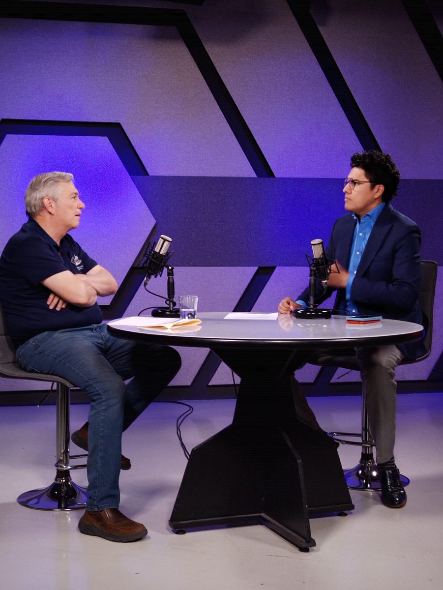 IECAGente's tweet photo. Participa Director General del IECA, Juan Carlos López Rodríguez, en el programa Encuentro de Negocios que dirige @PackoHorta en @tv4guanajuato, comentó la relevancia que tiene la capacitación en la industria en general y la aplicación de la Inteligencia Artificial. #TalentoIECA https://t.co/wlKTbEr2uq