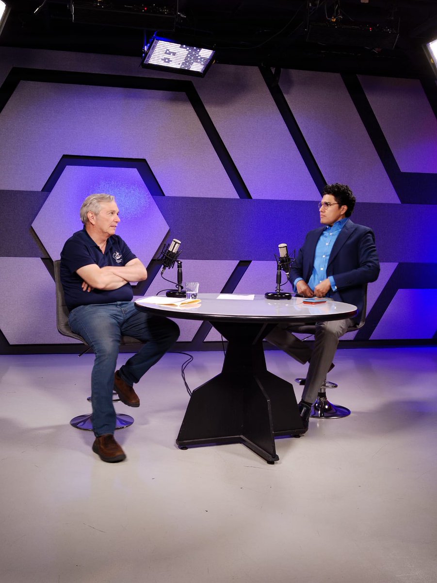 IECAGente's tweet photo. Participa Director General del IECA, Juan Carlos López Rodríguez, en el programa Encuentro de Negocios que dirige @PackoHorta en @tv4guanajuato, comentó la relevancia que tiene la capacitación en la industria en general y la aplicación de la Inteligencia Artificial. #TalentoIECA https://t.co/wlKTbEr2uq