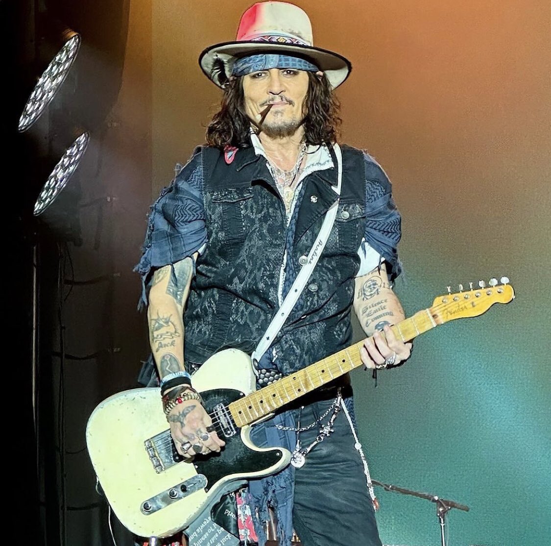 luhvsdepp's tweet photo. these ones just speak to me! DONT EVEN HE SLAYS ANYTHING… three of those he has the iconic black leather vest, the pink shirt just POPS 🤭🩷 https://t.co/x8NTCE2nQi